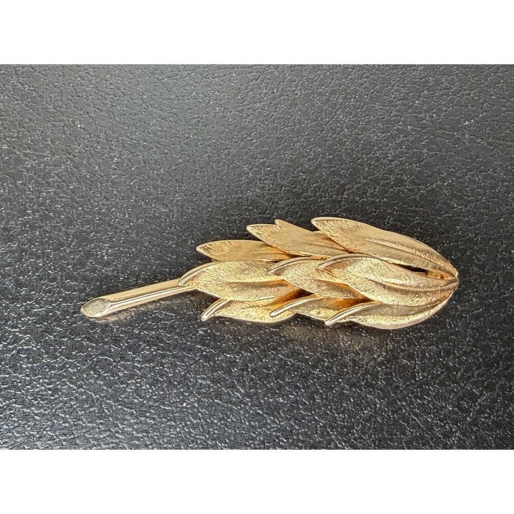Vintage Kramer Brooch Large Leaves Gold Gilt 60s Pin Signed Hollywood Glam